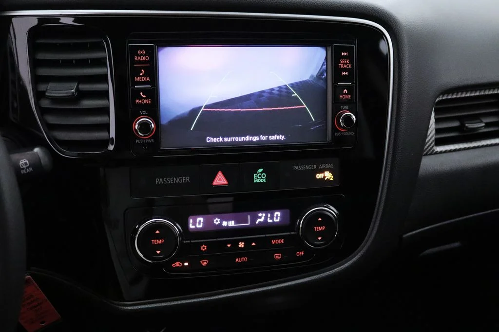 Used 2018 Black Mitsubishi ES image 26