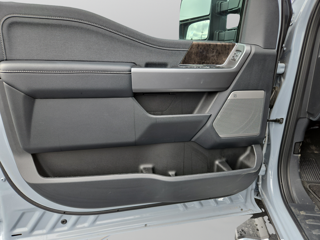 New 2026 Glacier Gray Metallic Tri-Coat Ford F-350® Lariat® image 13