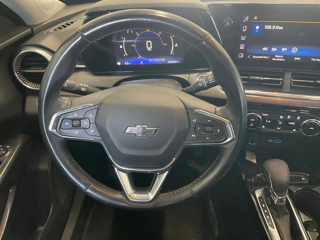 Used 2024 Gray Chevrolet ACTIV image 13