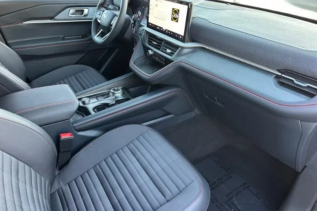 2026 Ford Explorer ST-Line - Photo 36