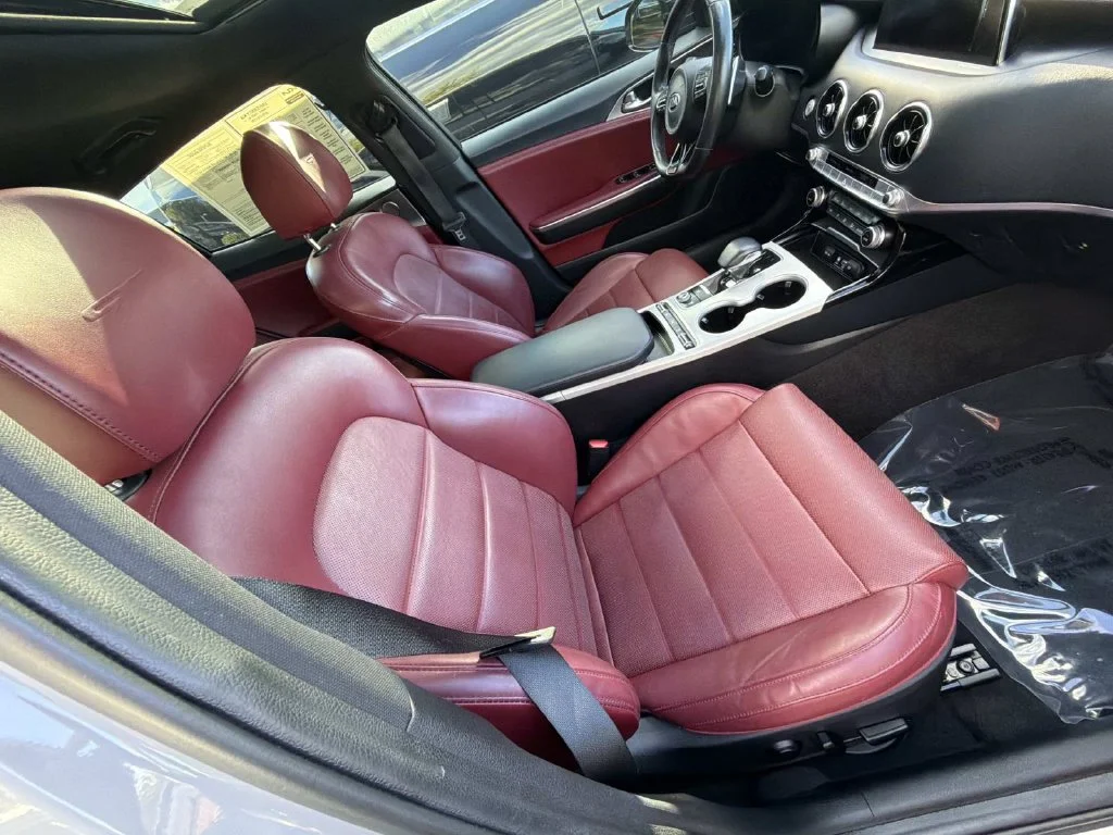 Used 2018 White Kia GT2 image 30