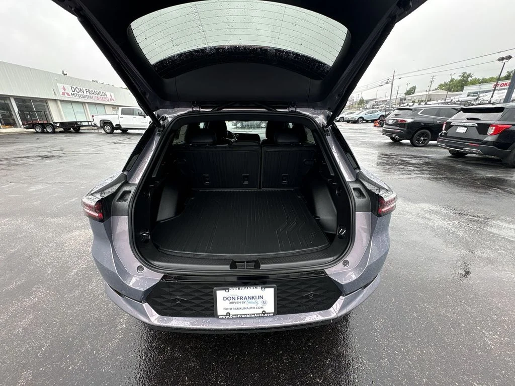 Used 2024 Gray Chevrolet RS image 23