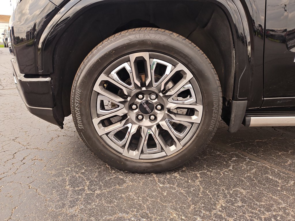 Used 2023 Black GMC Denali Ultimate image 10