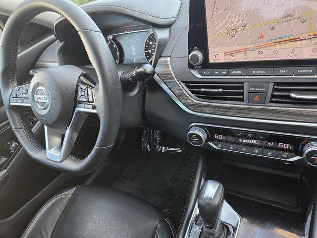 Used 2021 Brilliant Silver Metallic Nissan 2.5 SL image 34