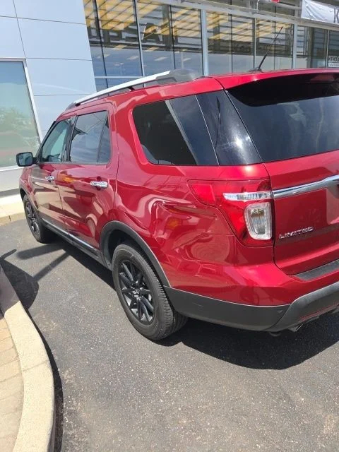 Used 2015 Red Ford Limited image 4