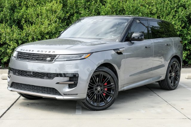 Used 2024  Land Rover Dynamic SE image 2