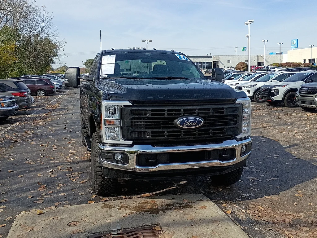 Used 2026 Agate Black Ford XL image 1