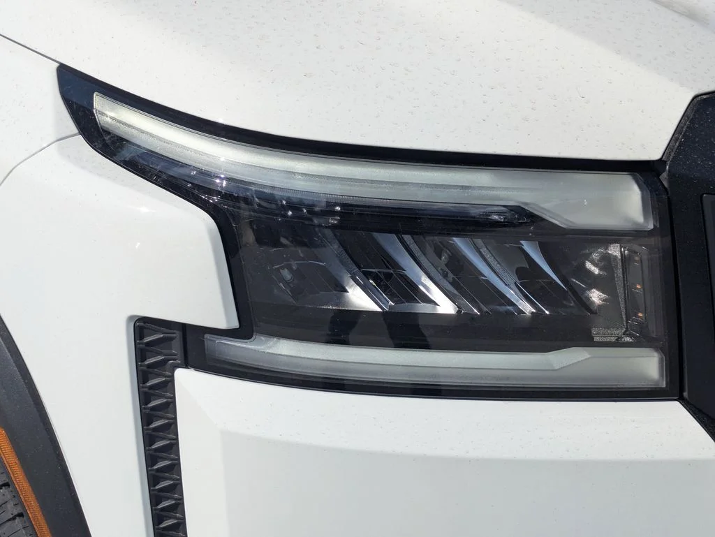 New 2026 White Nissan PRO-X image 9