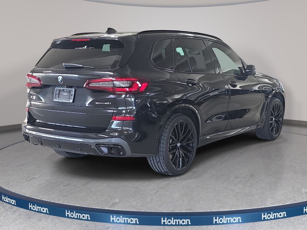 Used 2021 Black Sapphire Metallic BMW sDrive40i image 7