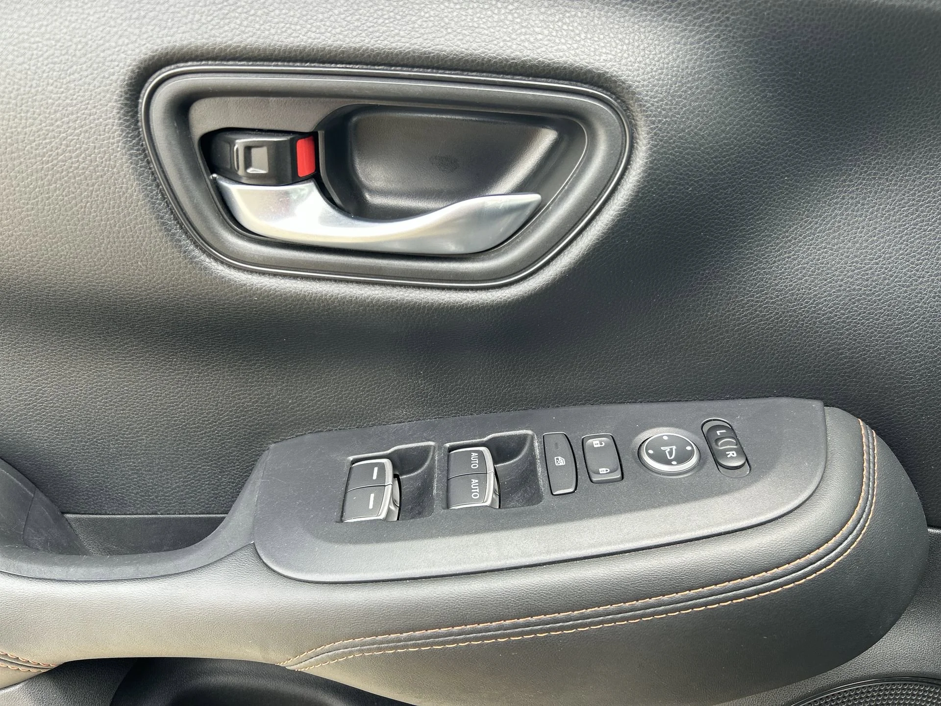 2025 Honda HR-V Sport - Photo 15