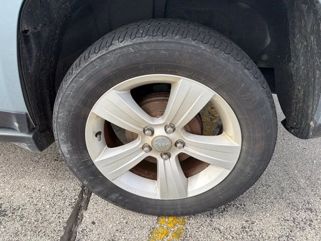 Used 2014 Winter Chill Pearlcoat Jeep Sport image 6