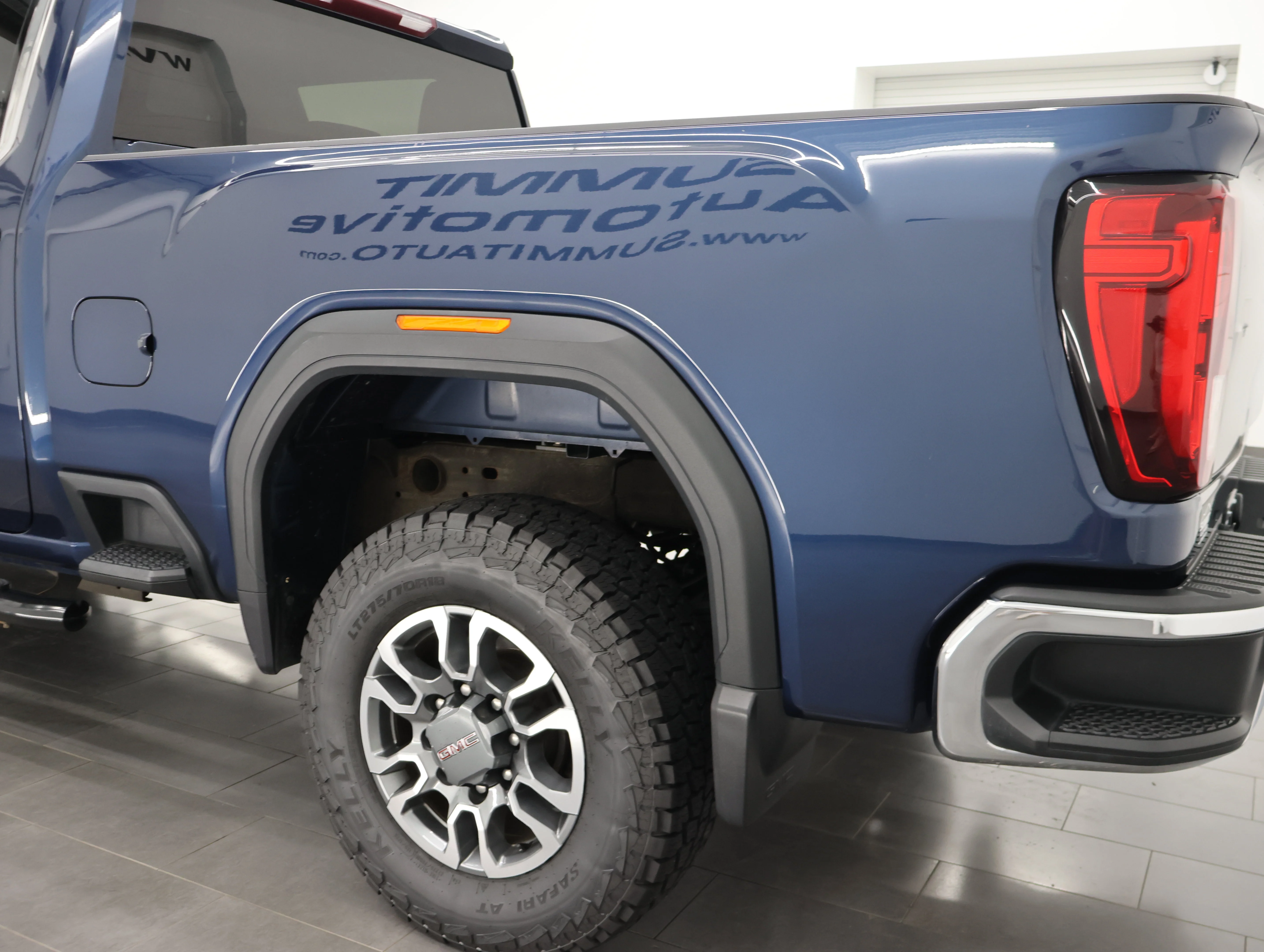 Used 2023 Pacific Blue Metallic GMC SLE image 29