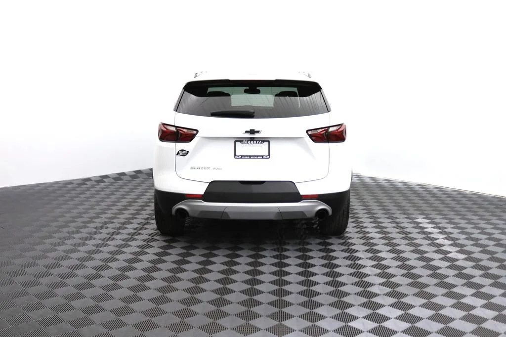 Used 2022 Summit White Chevrolet 2LT image 11