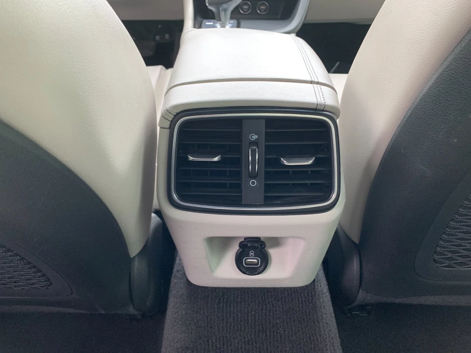 Used 2023 White Genesis 2.0T image 15