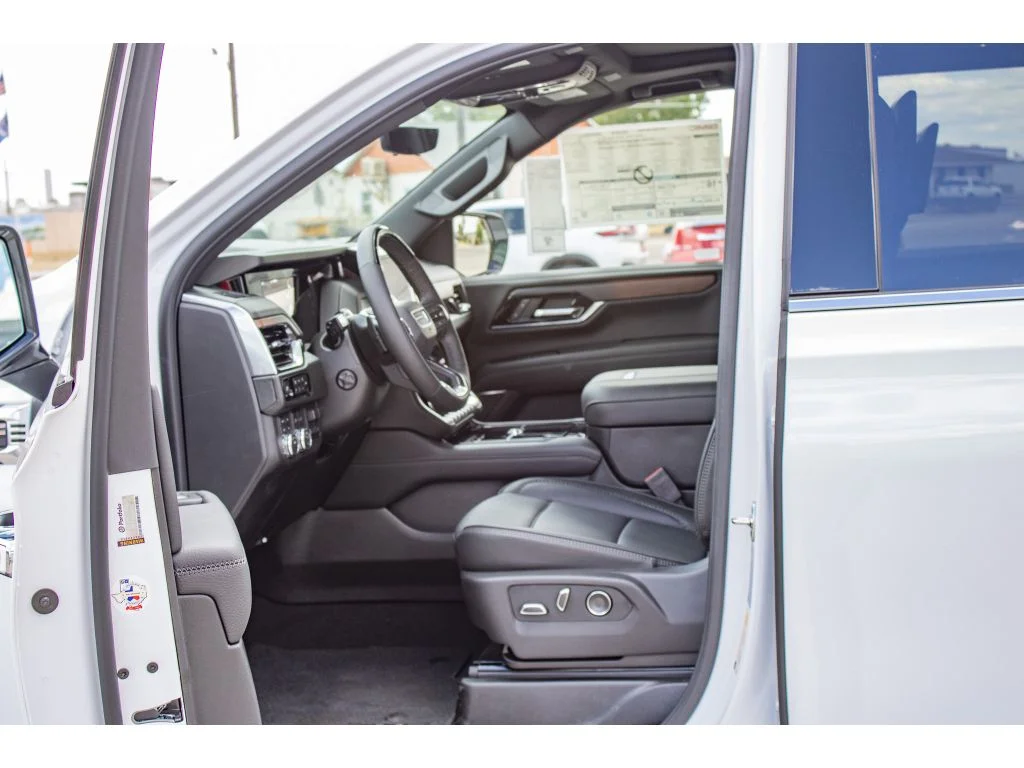 2026 GMC Yukon Denali - Photo 33