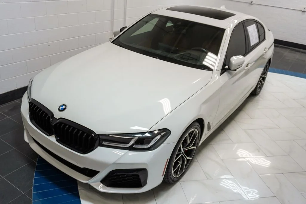 Used 2023 White BMW 530i xDrive image 33