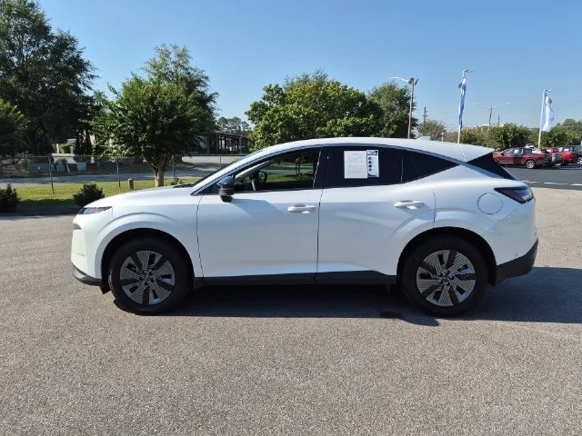 Used 2025 White Nissan SL image 6