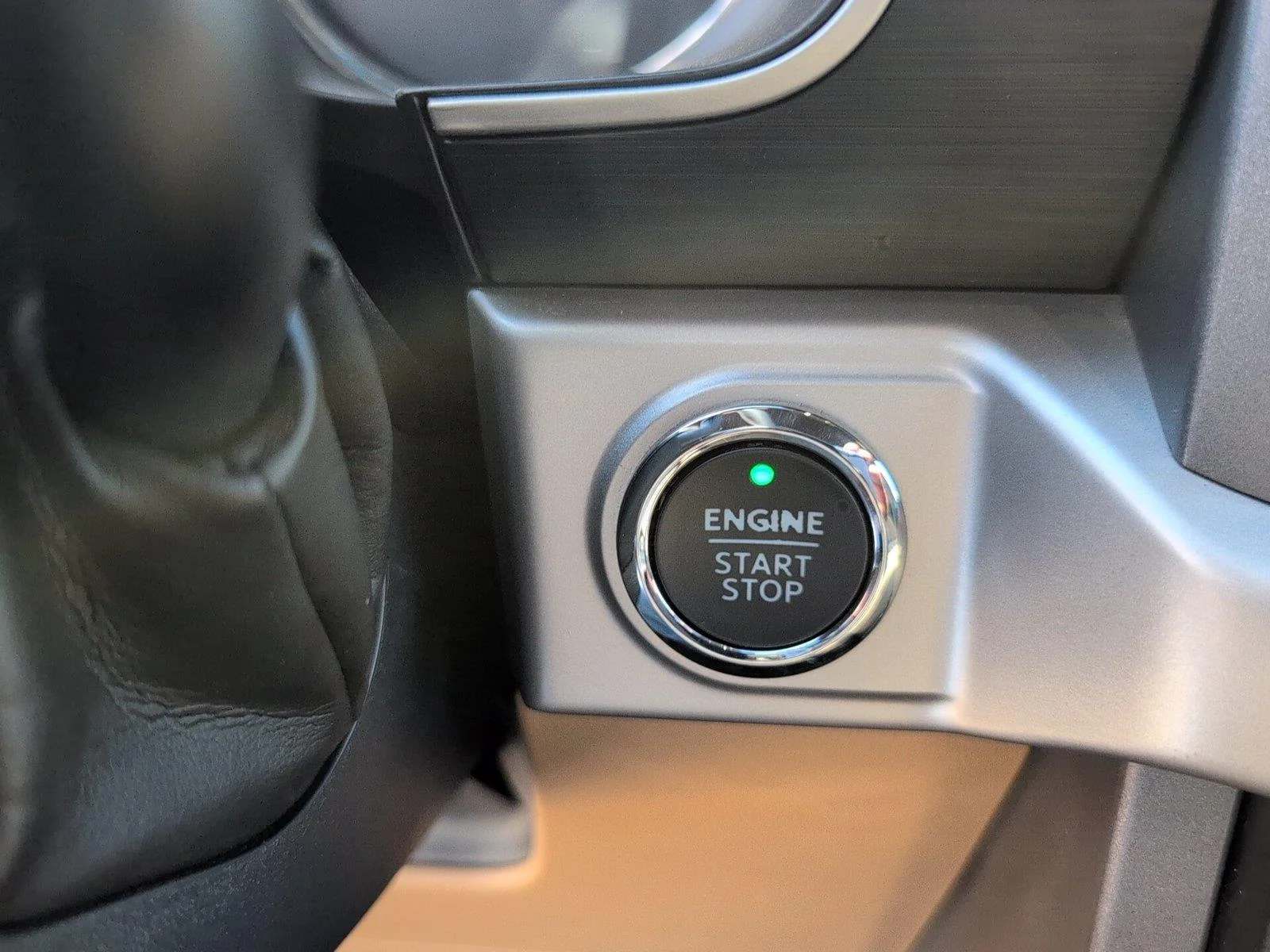 Used 2023 Oxford White Ford XLT image 30