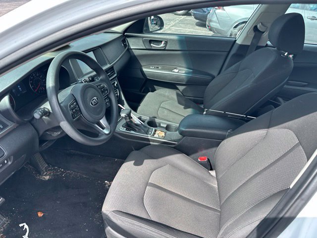 Used 2018 White Kia LX image 6