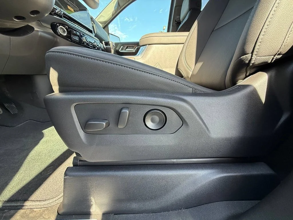 New 2026 Sterling Metallic GMC SLT image 34