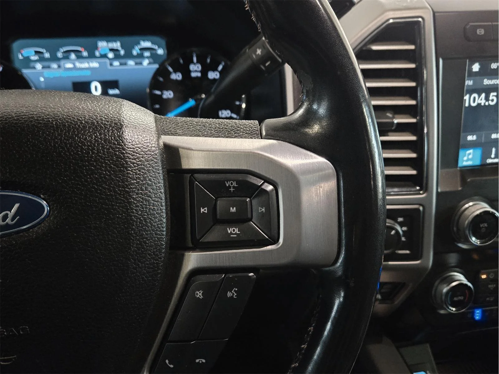 Used 2019 Agate Black Ford Platinum image 26