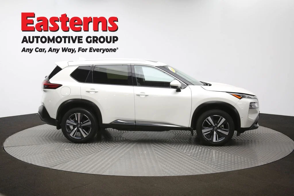 Used 2023 White Nissan SL image 49