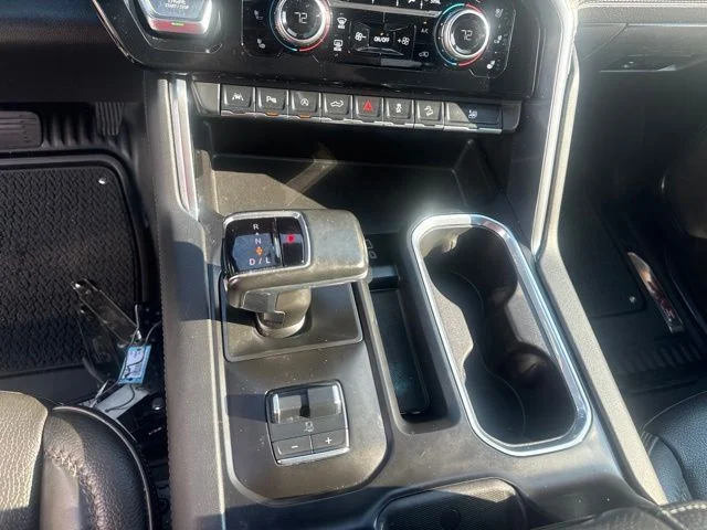 Used 2024 White GMC Denali image 23