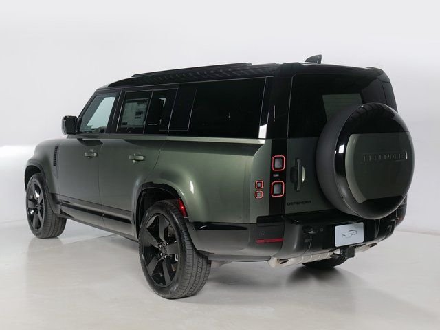 New 2026 Woolstone Green Land Rover X-Dynamic SE image 35
