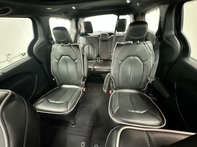 Used 2025 Blue Chrysler Limited image 26