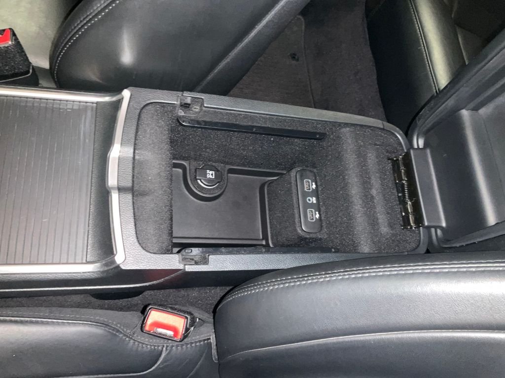 Used 2017 Gray Chrysler Limited image 26
