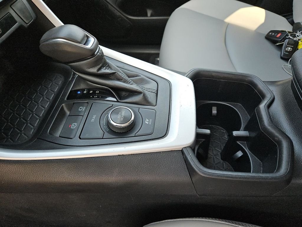 Used 2023 Silver Toyota XLE Premium image 35
