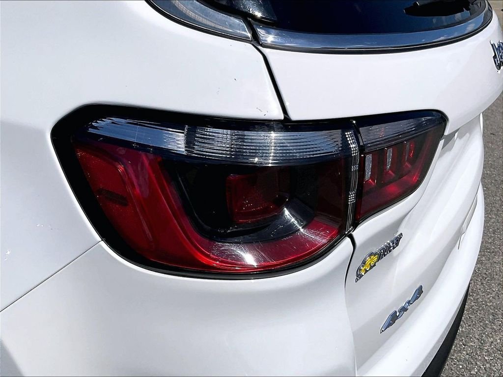 Used 2024 White Jeep Latitude image 33