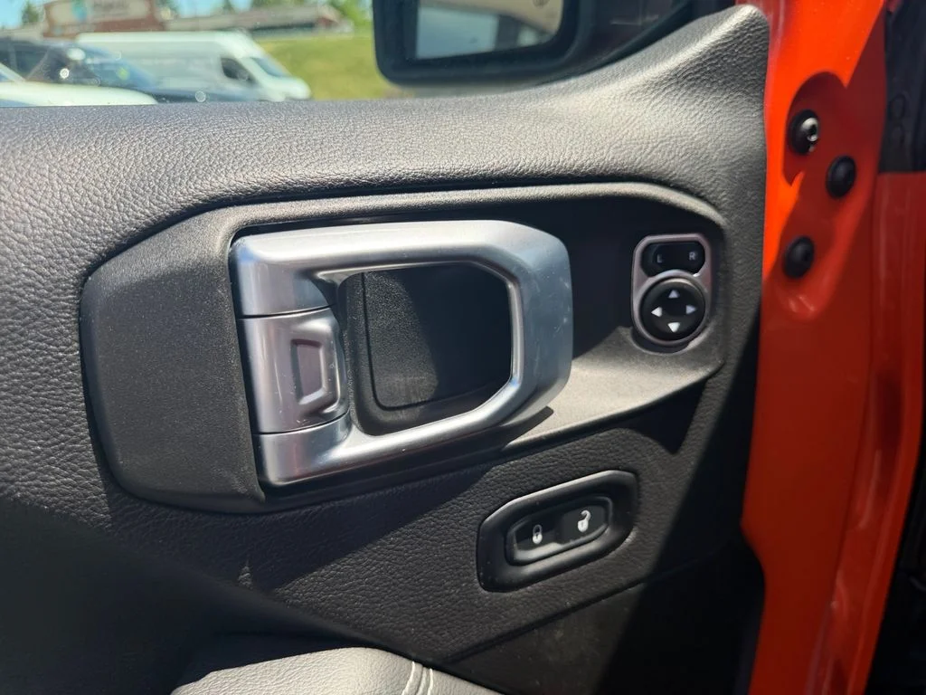 2023 Jeep Wrangler 4-Door Sahara - Photo 11
