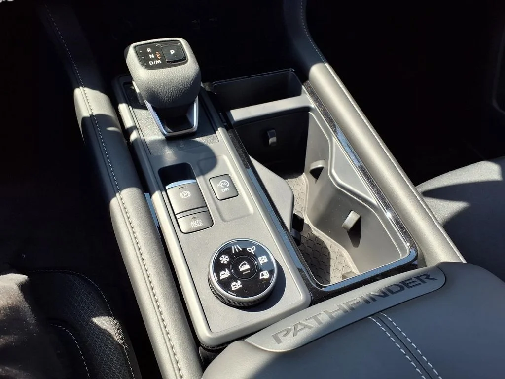 New 2026 Everest White Pearl TriCoat Nissan SV image 11