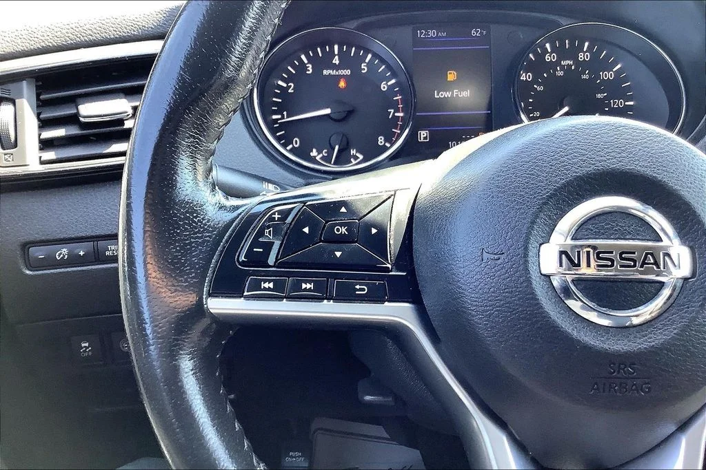 Used 2020 Gray Nissan SV image 18