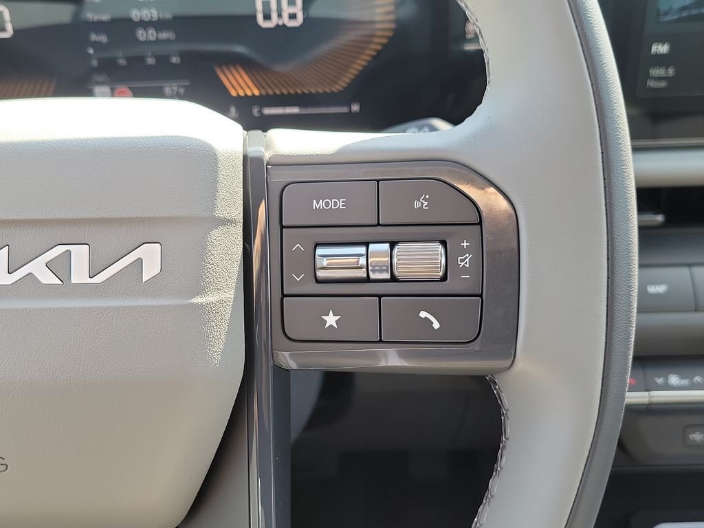 New 2027 Snow White Pearl Kia EX image 29