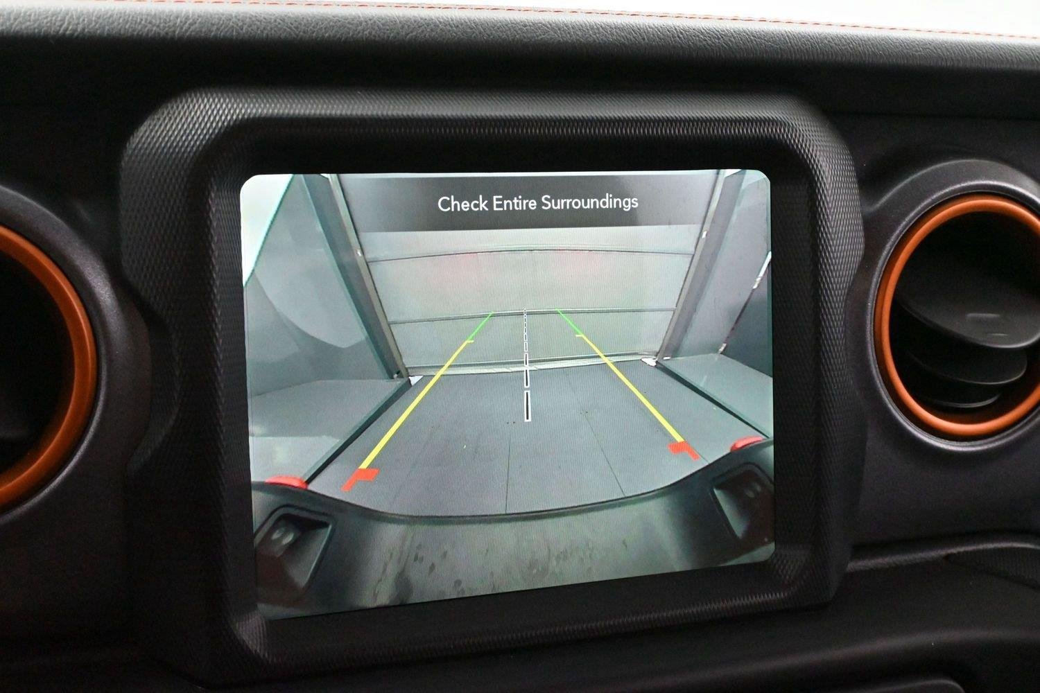 Used 2022 Black Jeep Mojave image 25