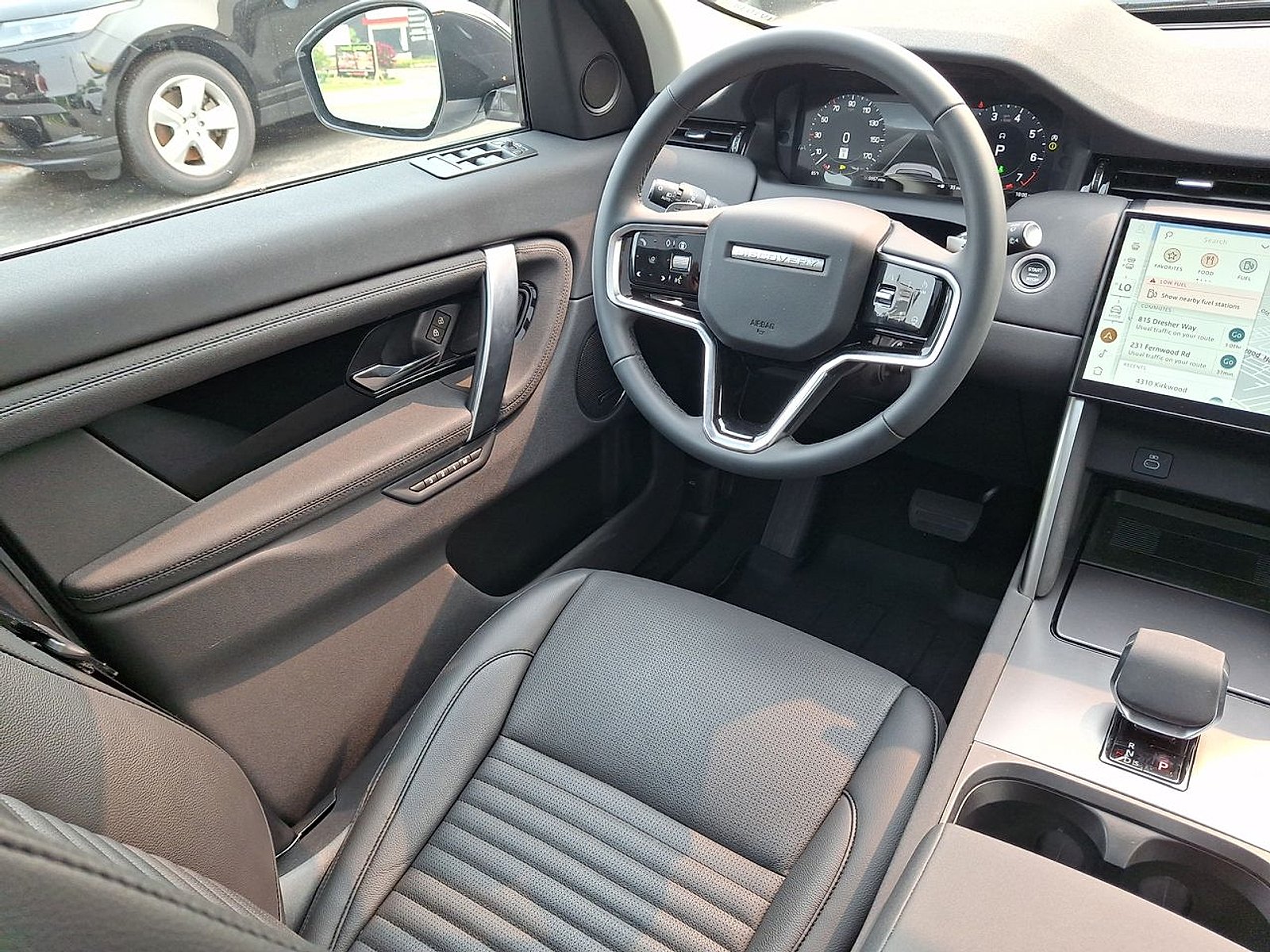 Used 2025 Fuji White - 1AA Land Rover S image 15