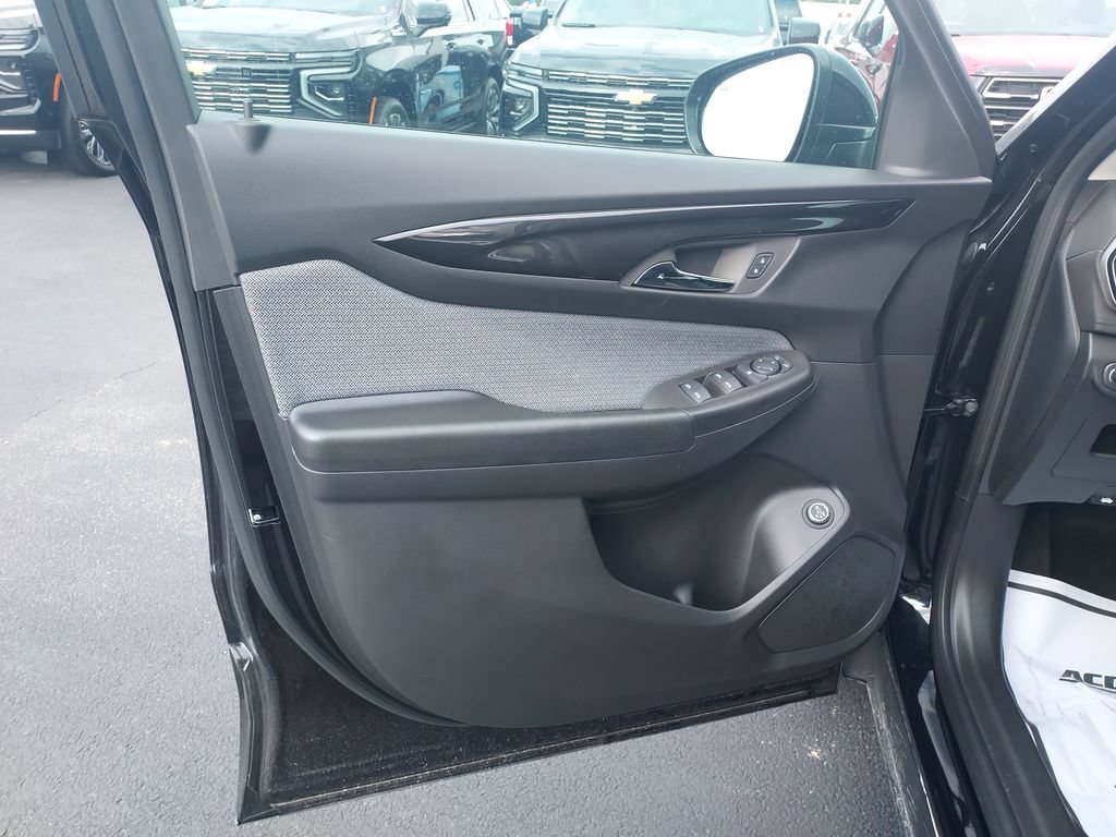 New 2026 Mosaic Black Metallic Chevrolet LT image 11