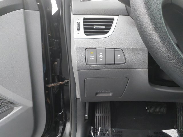 Used 2012 Black Hyundai GLS image 15