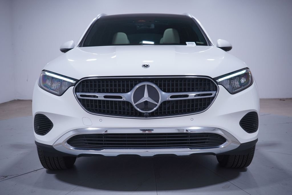 Used 2024 Polar White Mercedes-Benz GLC 300 image 4
