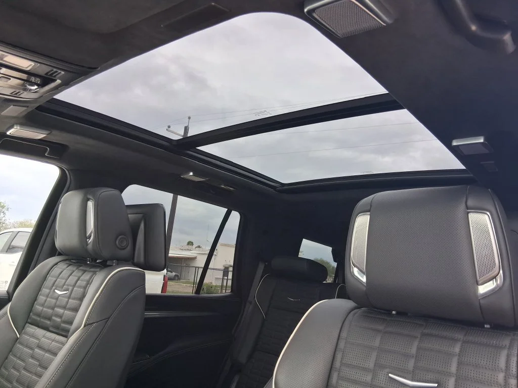 Used 2025 Crystal White Tricoat Cadillac Sport Platinum image 22