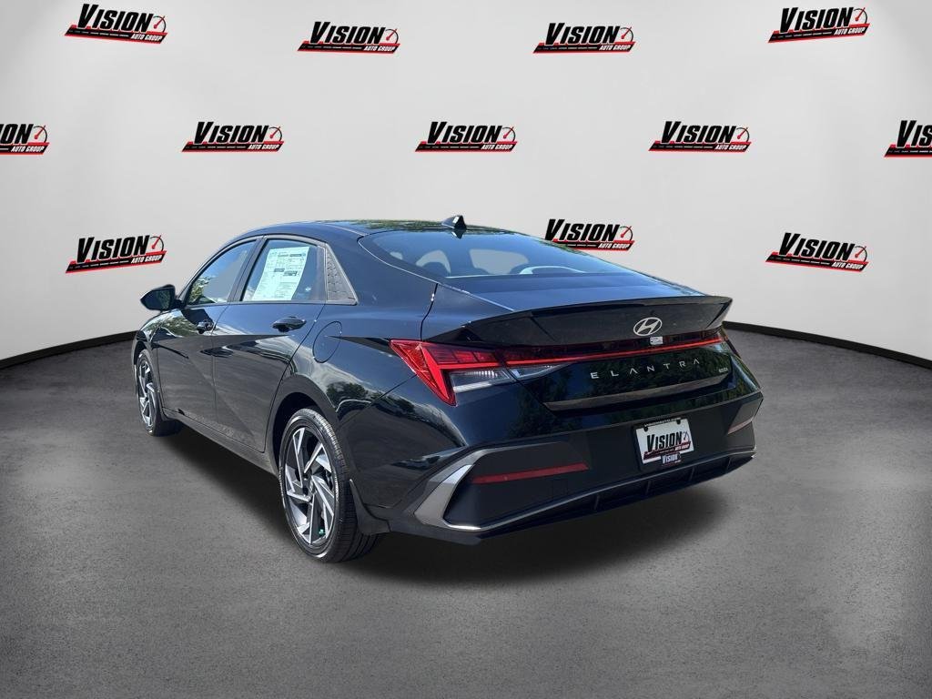 2025 Hyundai Elantra Blue - Photo 7