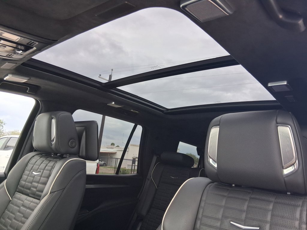Used 2025 Crystal White Tricoat Cadillac Sport Platinum image 22