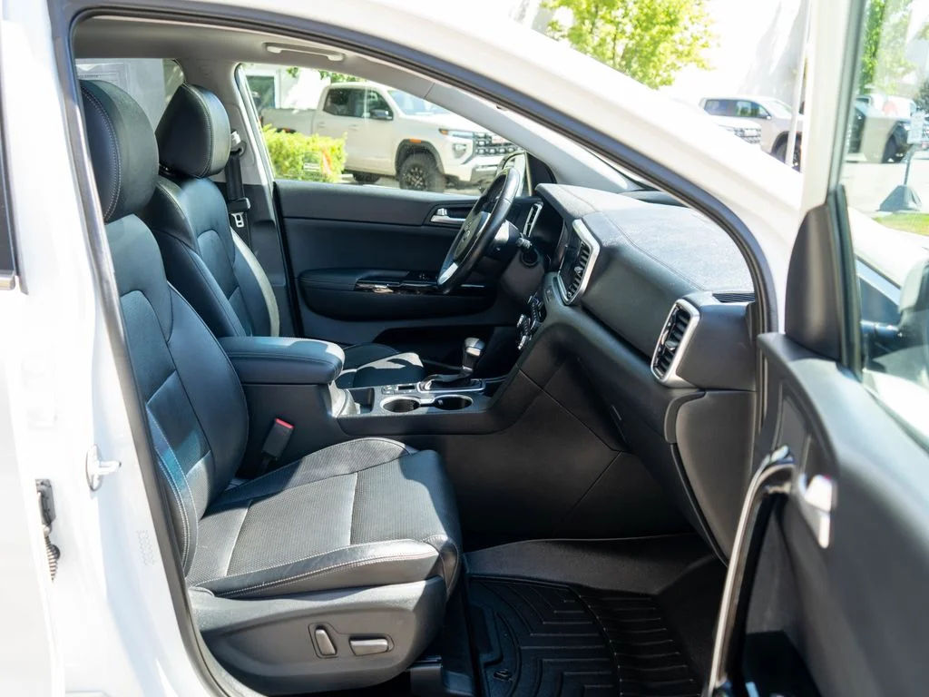 Used 2020 White Kia EX image 10