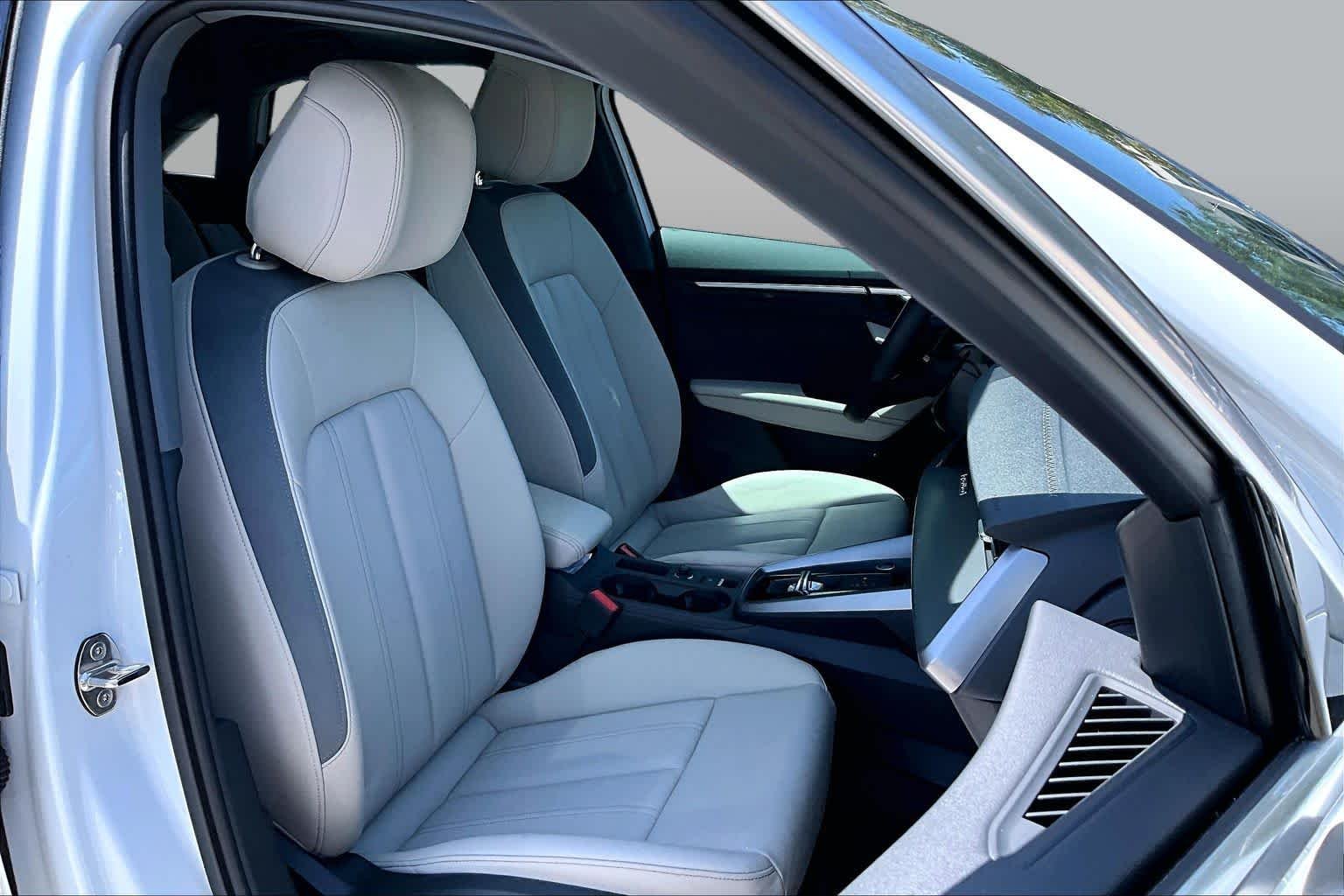 Used 2024  Audi Premium image 9