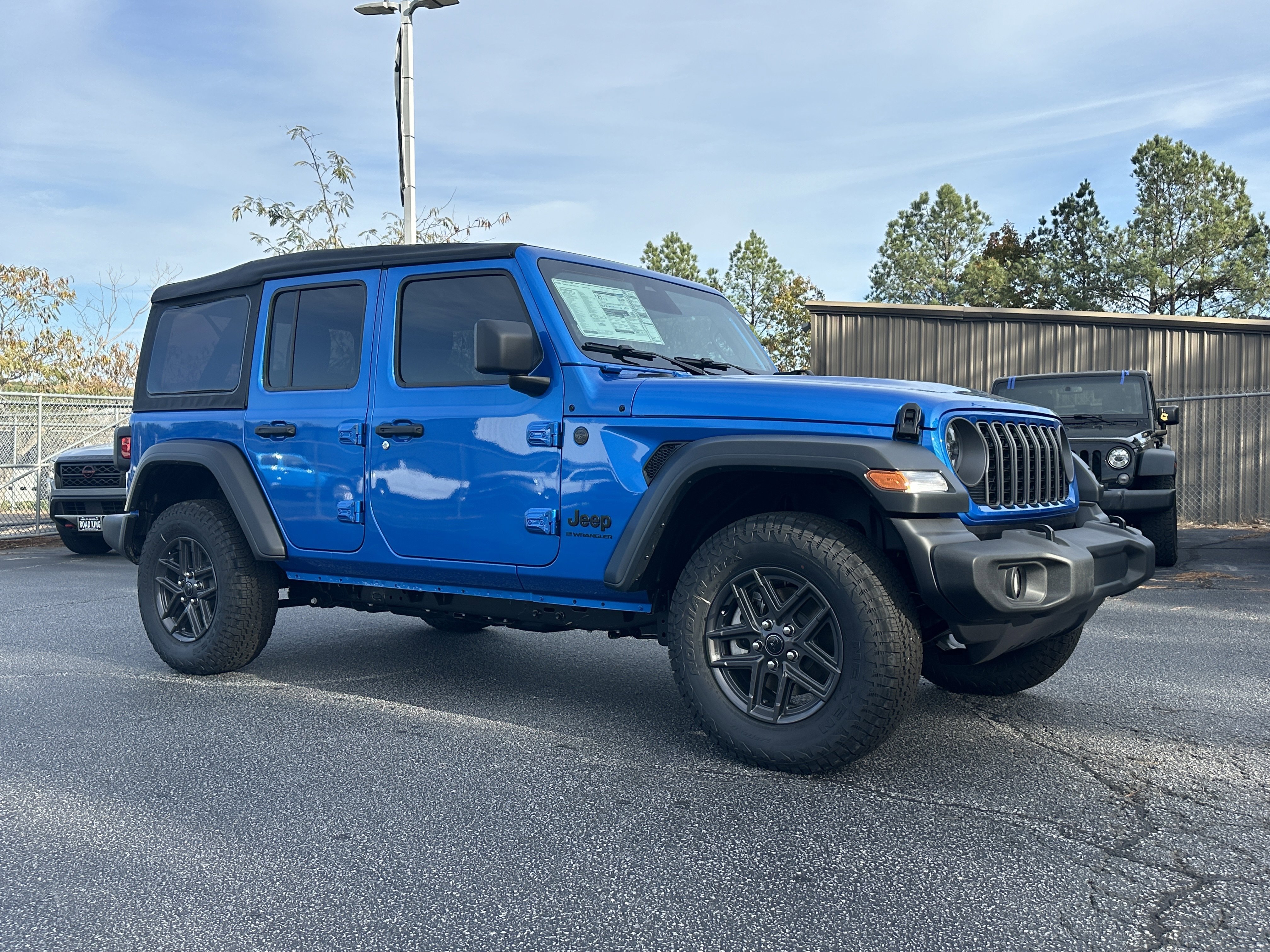 New 2026 Hydro Blue Pearl-Coat Exterior Paint Jeep Sport S image 2