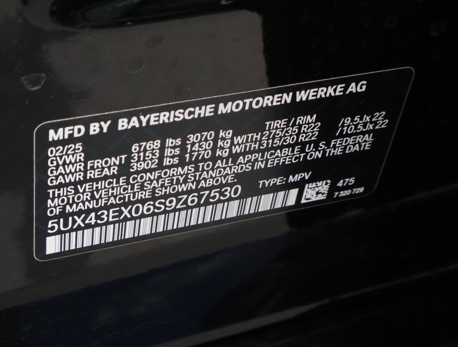 Used 2025 Black Sapphire Metallic BMW M60i image 22