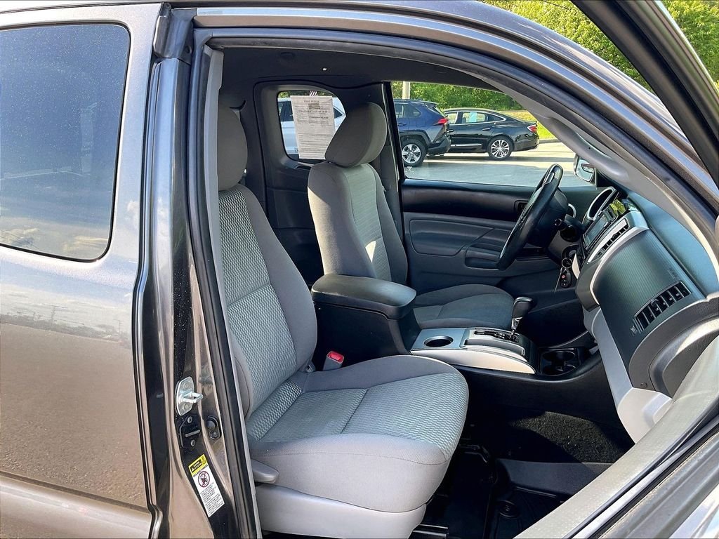 Used 2014 Gray Toyota Base image 11