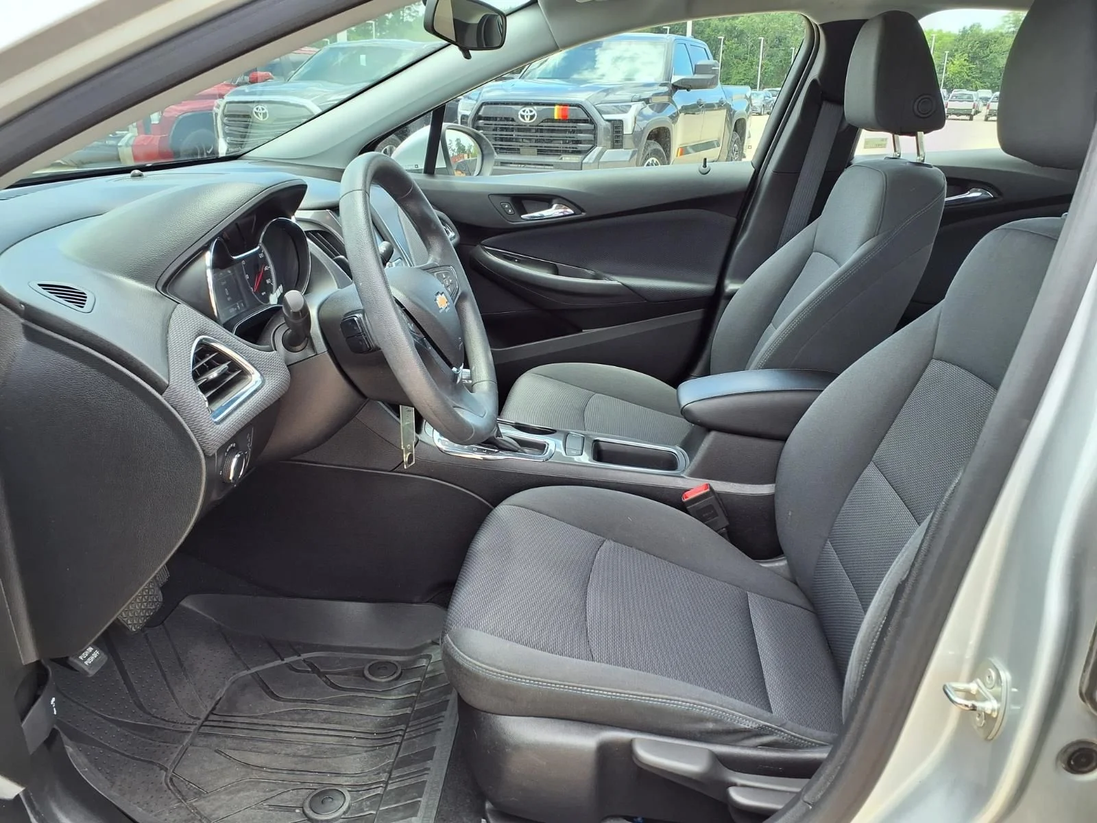 Used 2019 Silver Chevrolet LT image 15